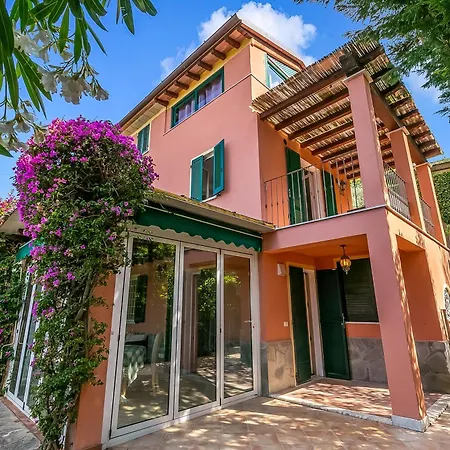 Aurora With Sea View Villa Seravezza